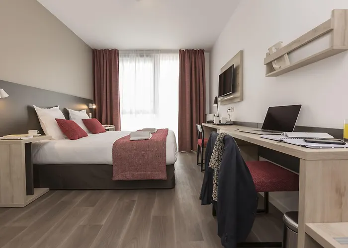 Odalys - Centre Palais Des Congrès 3*