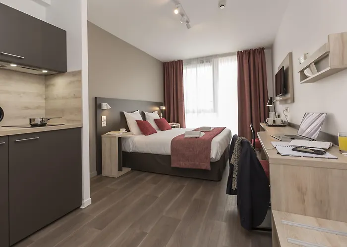 Odalys - Centre Palais Des Congrès 3*